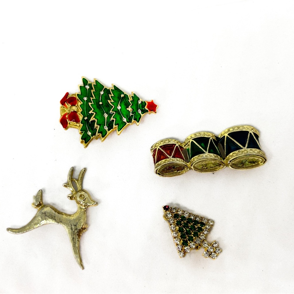 Assorted‎ Christmas Brooches 4PC Set